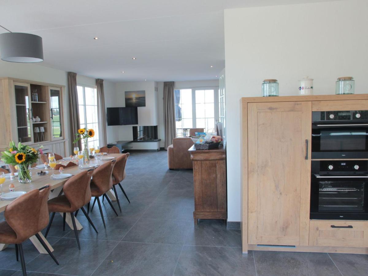 Beautiful And Spacious Villa With A Panoramic View Near The Beach Of Cadzand Exterior foto